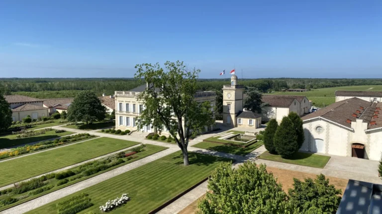 Médoc vineyards in Bordeaux with wine châteaux along the Route des Châteaux